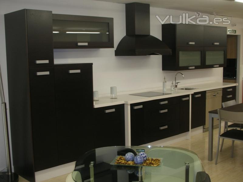 + exposicion muebles tablero marino+silestone blanco zeus...5.555 EUR