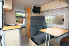 Ducato asiento trasero 2 plazas, mesa montada