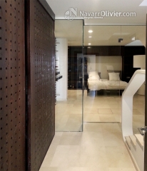 Habitacion de invitados, construida en madera y silestone transiluminado navarroliviercom