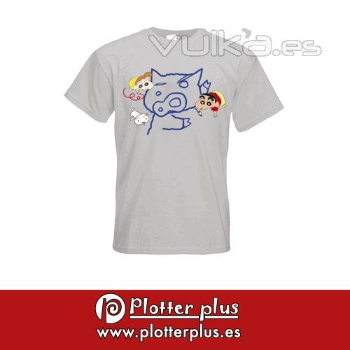 Camiseta de shinchan y su hermana pintando al cerdito valiente. Disponible en www.plotterplus.es