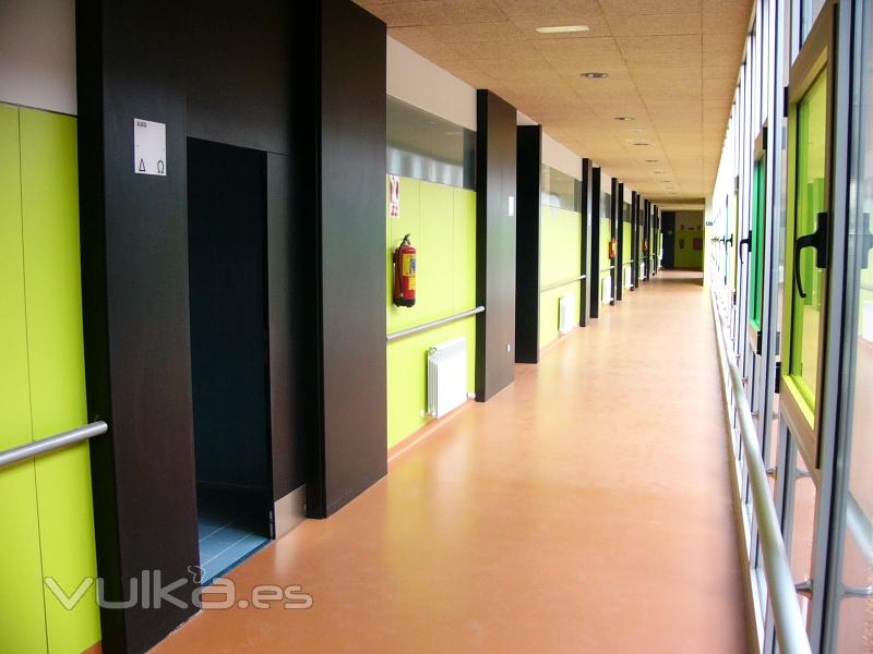 Colegio Carrechiquilla Palencia Puertas Tecnicas y revestimientos madera