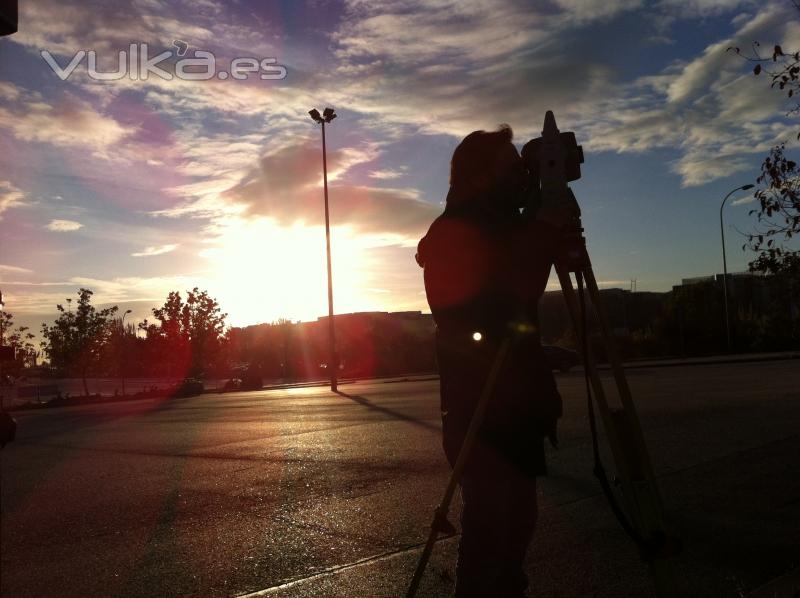 Amanece en Madrid y la topografa ya esta en marcha