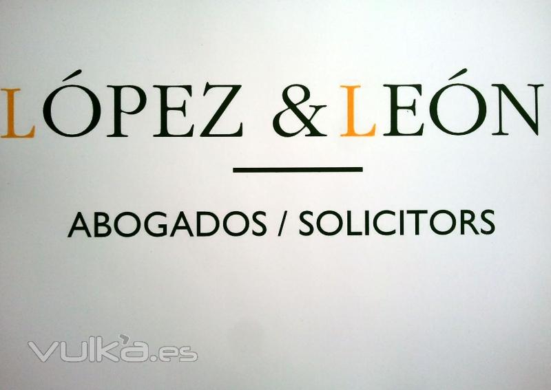 Lpez y Len Abogados / Solicitors