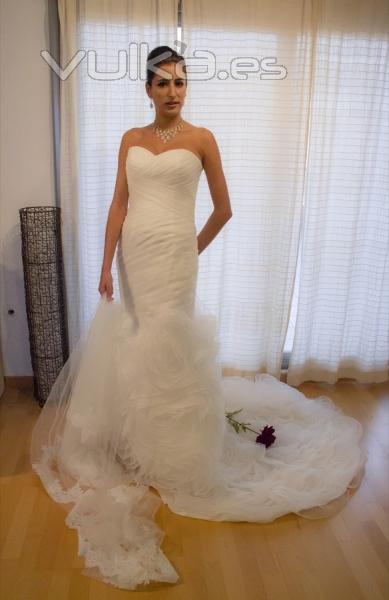 Vestido de novia confeccionado en organza.
