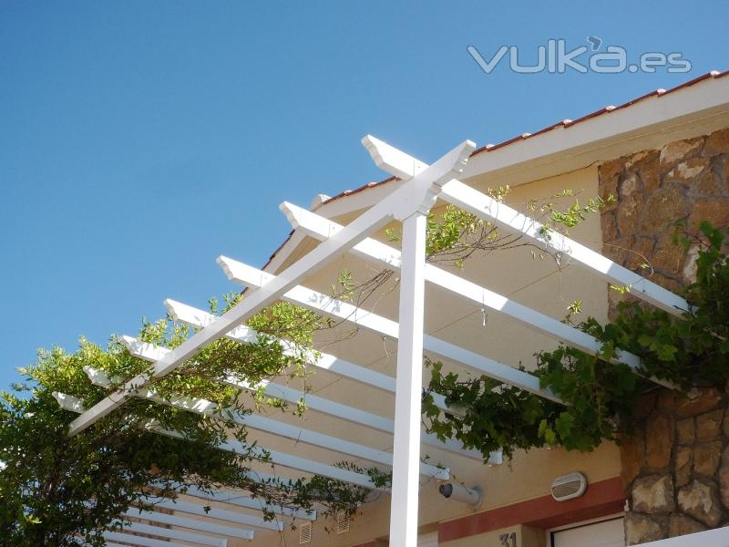 PERGOLA DE ALUMINIO CON TUBO 80X40