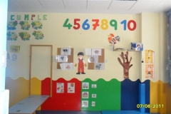 Centro con 4 aulas muy luminosas , y con ordenadores para estar comunicados con los padres via web