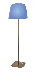 Lampara de pie con estructura de hierro y pantalla de cintas, ribbon azul