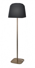 Lampara de pie con estructura de hierro y pantalla de cintas, ribbon negro