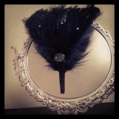 Diadema plumas con brillantitos