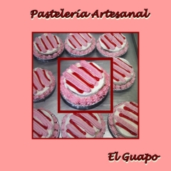 Pastel de nata y fresa