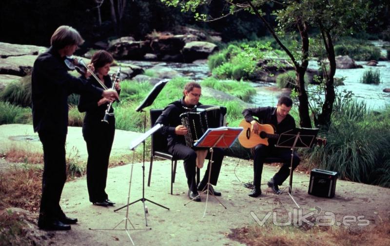 ¡Imagina tu Boda a orillas del río Miño en un bosque de ensueño!