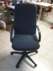 Sillon de oficina tapizado en tela rustika antimanchas