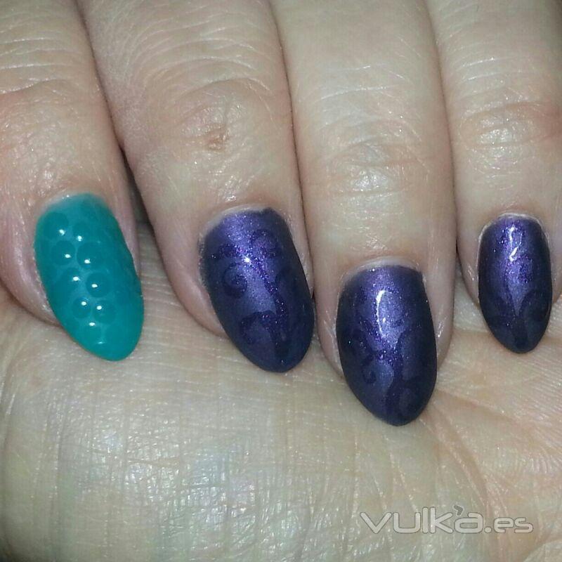 Estudio de Maquillaje y uñas(Distribuidoras Fantasy Nails)venta de productos