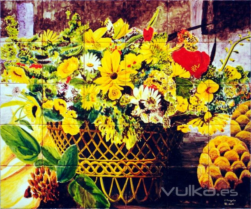 Cesto de mimbre con flores amarillas. Mural de de azulejos 90x75cm. 