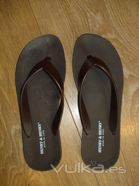 CHANCLAS HENRY & HENRY (ITALIA) COLOR MARRÓN TALLAS 35