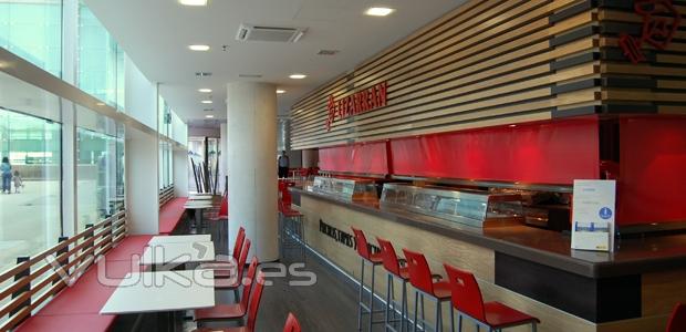 Diseño e Interiorismo de Restaurante Lizarran en T1 del Aeropuerto de Barcelona