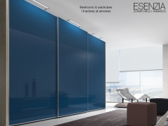 Armario puertas correderas - esenzia - armario 3 puertas colgadas lacadas en color cobalto