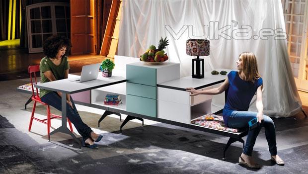 Composicin de muebles juveniles para oficinas construida con mdulos Kubox 