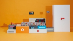 Dormitorio juvenil con combinacion de tiradores diferentes.