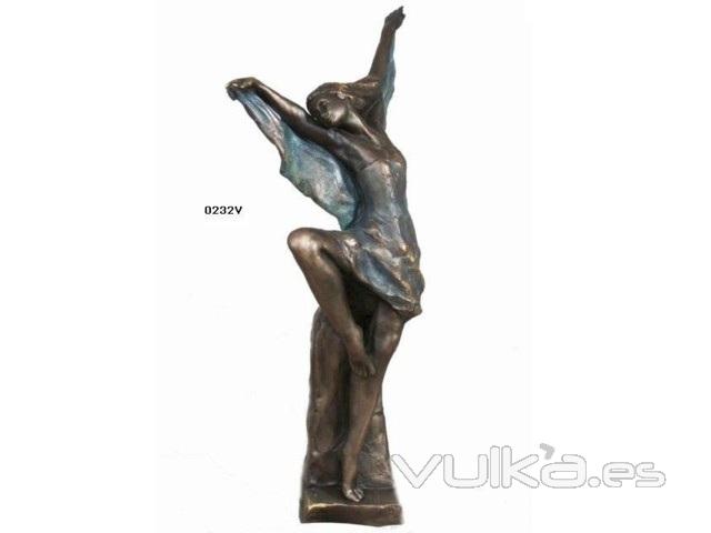 Figura Aria Verde, con acabos en bronce. LLus Jord.