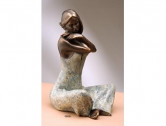 Figura chica jaspeada, con acabos en bronce lluis jorda