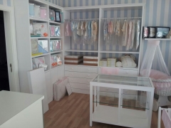 Mobiliario tienda infantil almunecar