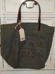 Modelo shopping comme sac color khaki de comme ci comme sac