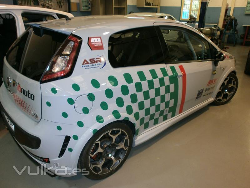 Abarth Punto Evo de la Federacin Vasca de Automovilismo en los talleres del centro