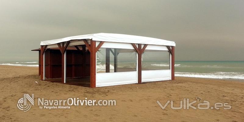 Pergola para chiringuito con cerramiento vertical. navarrolivier.com