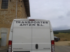 Foto 5 mensajeras en Navarra - Transportes Antzin S.l.