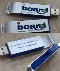 Memoria USB con abrebotellas