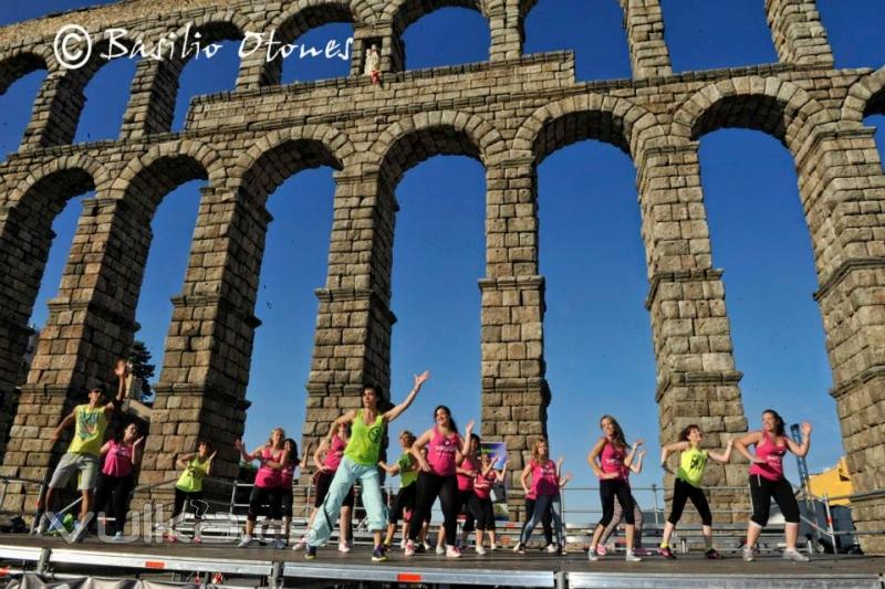 ZUMBA Segovia. Master clas pie Acueducto 23062013