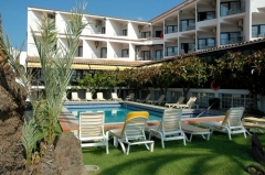 Vista de la piscina del Hotel Hosteria del Mar