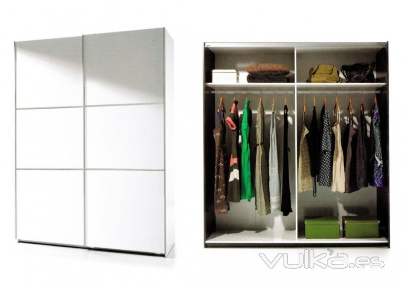 Armario Puertas correderas. Mueble KIT