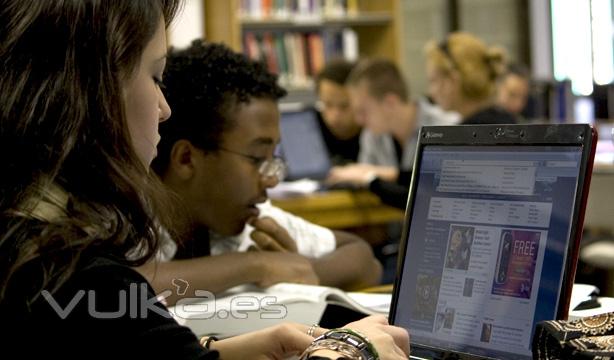 SLU Madrid students prepare for midterms by studying in the library in Loyola Hall.