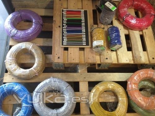 Rollos de cables electricos forrados en tela de colores