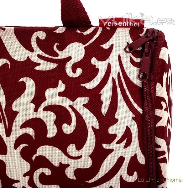 Reisenthel neceser bag baroque ruby 1 - La Llimona home