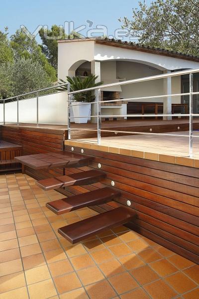 Gres Bisbal baldosa suelo terraza escalera exterior