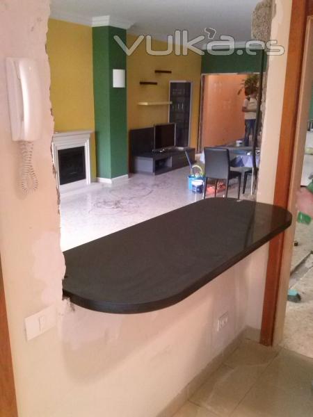 Barra Silestone Negro Tebas... A falta de la mano de los albailes!!!