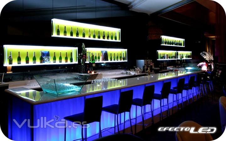 Iluminacin LED para Lounge Bar / Pub / Discotecas. Descubre los productos utilizados: Tiras LED RGB