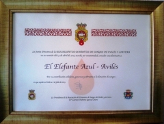 Reconocimiento al elefante azul de la asociacion de donantes de sangre de aviles