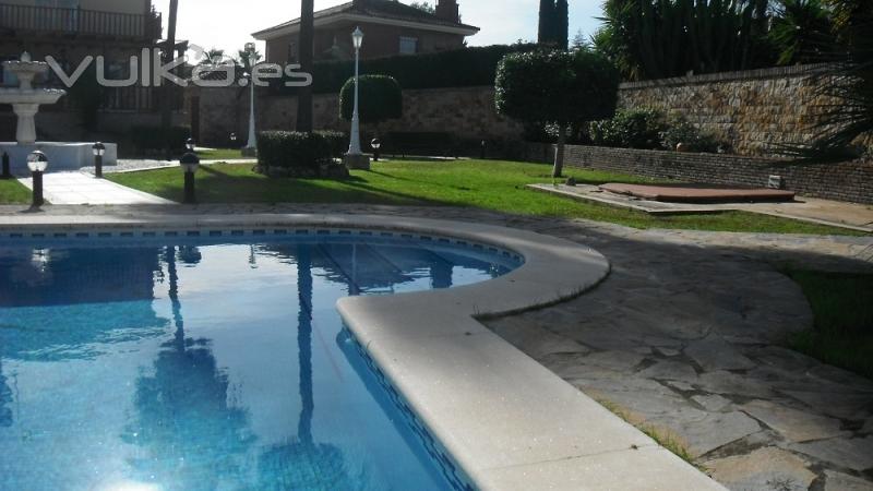 mantenimiento de jardines y piscinas en Sevilla