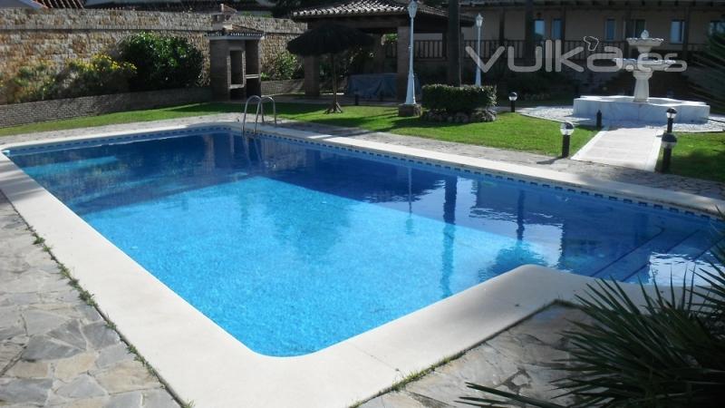 mantenimiento de jardines y piscinas en Sevilla