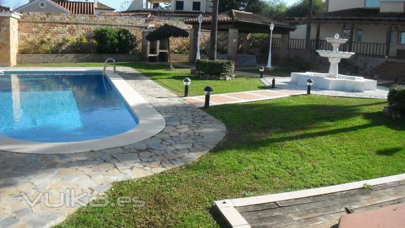 mantenimiento de jardines y piscinas en Sevilla