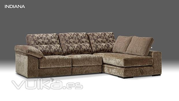 Sofa con cheslong de 3 plazas en color marron