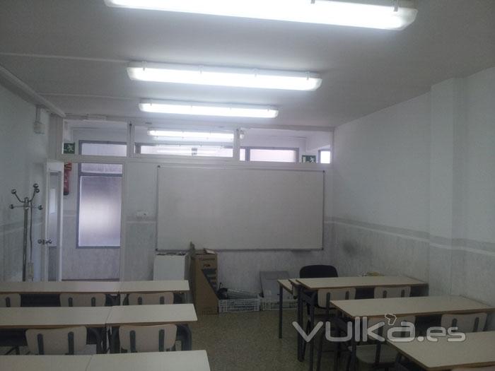 Superfcie: 27,17 m2  Pizarra: Si  Proyector: Si  Capacidad: 20 alumnos