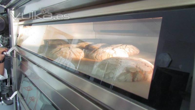 Hornos de panadera cobaMaq, panes artesanos.