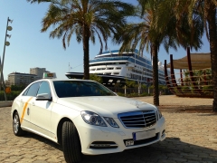 Su taxi mercedes en sevilla