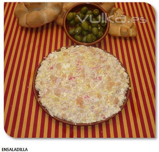 Elaboramos ensaladilla casera. Ideal para bares y hogares en Mairena del Alcor