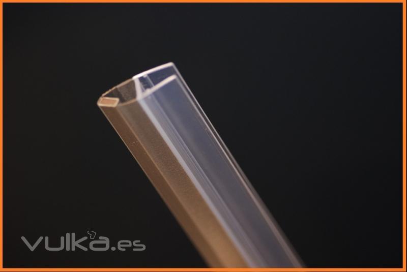 Goma iman para cristal 6/8 mm 180º, 135º y 90º tiras de 2,20 mts. 